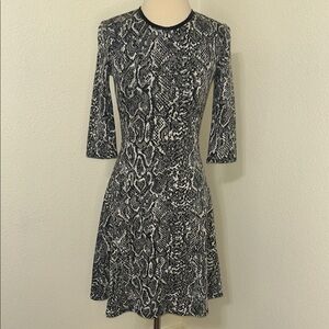 Madison Kinney Elegant Black and White Snake Print Dress XS like 2 or 4